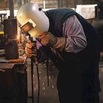 Image - New Pipefitter welding helmet features super single auto-darkening filter and crystal-clear visibility